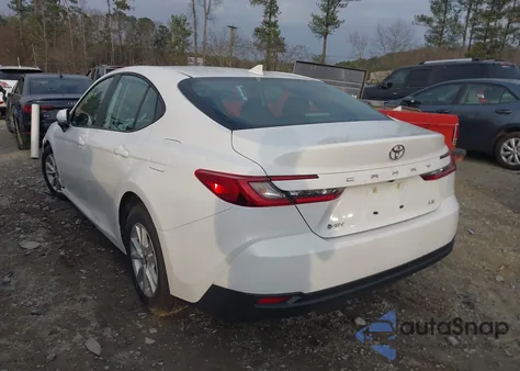 2026 Toyota Camry Le z USA, uszkodzony, nr VIN 4T1DAACK5TU214301